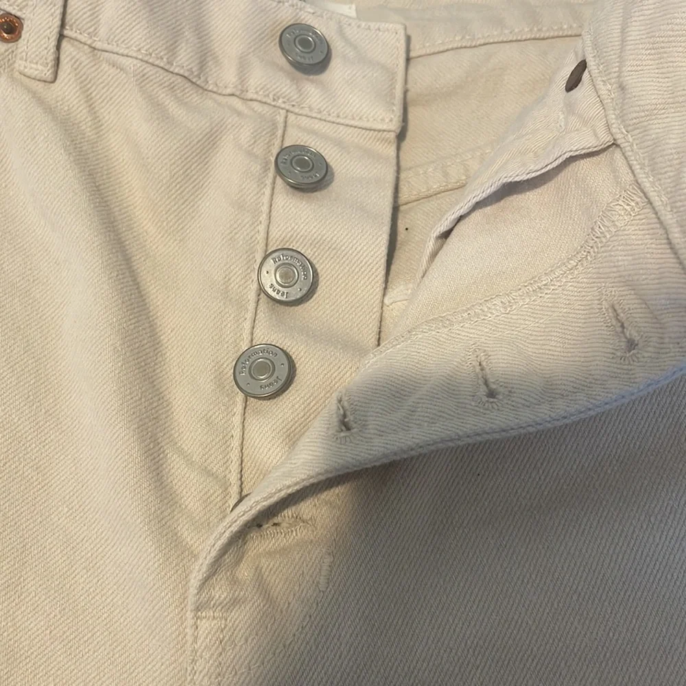 NWOT REFORMATION AMY BUTTON FLY HIGH RISE JEAN DENIM SHORTS BONE WASH Size 29 - Picture 6 of 15